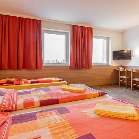 Oekotel Treffpunkt Foehrenhain Hotel *